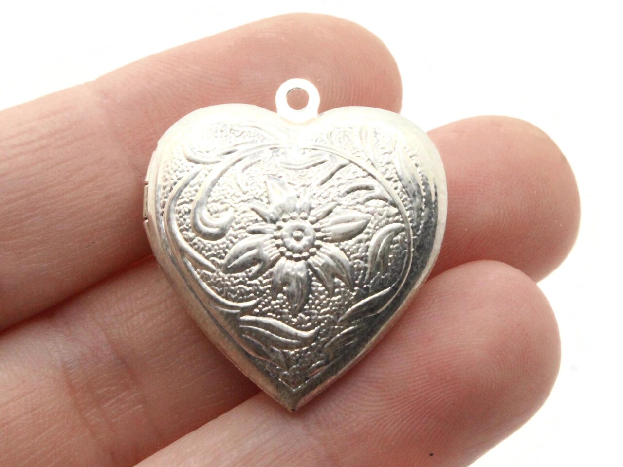 28mm Heart Locket with Flowers Antique Silver Tone Brass Locket Charm